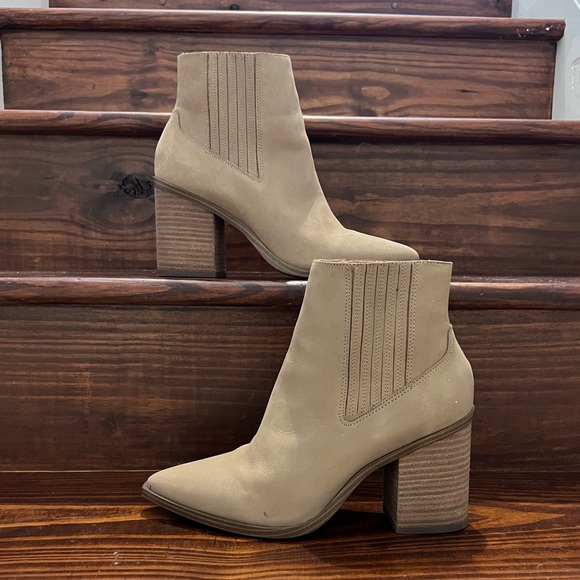 Steve Madden Size 10 Modern Cowboy Ankle Boot - Picture 2 of 3